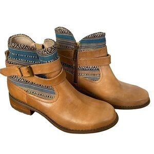 Caterpillar Leather Bethany Boots/Booties Side Zip Tan/Blue Aztec Design Size 6